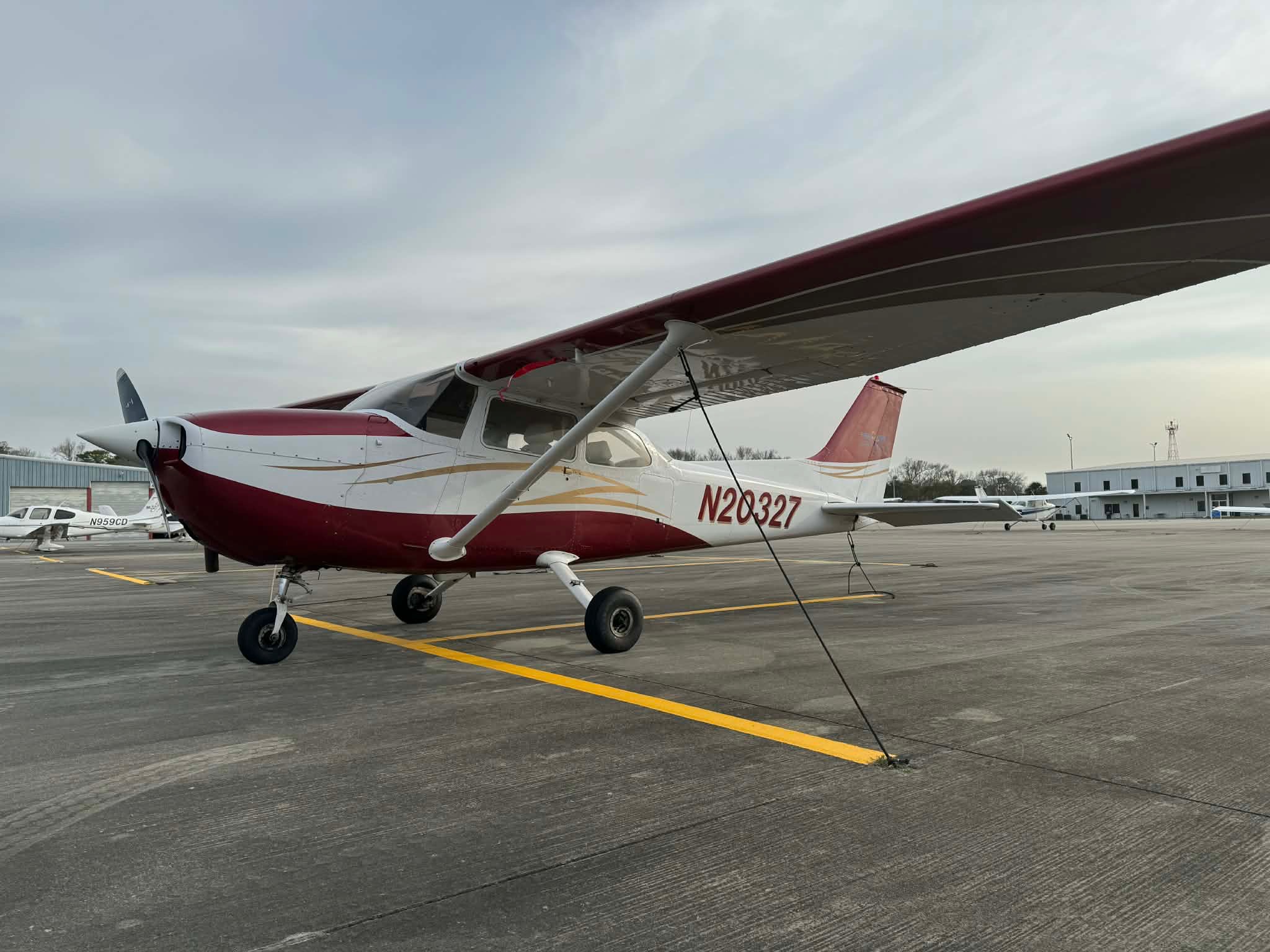 Cessna 172 Tail · N20327